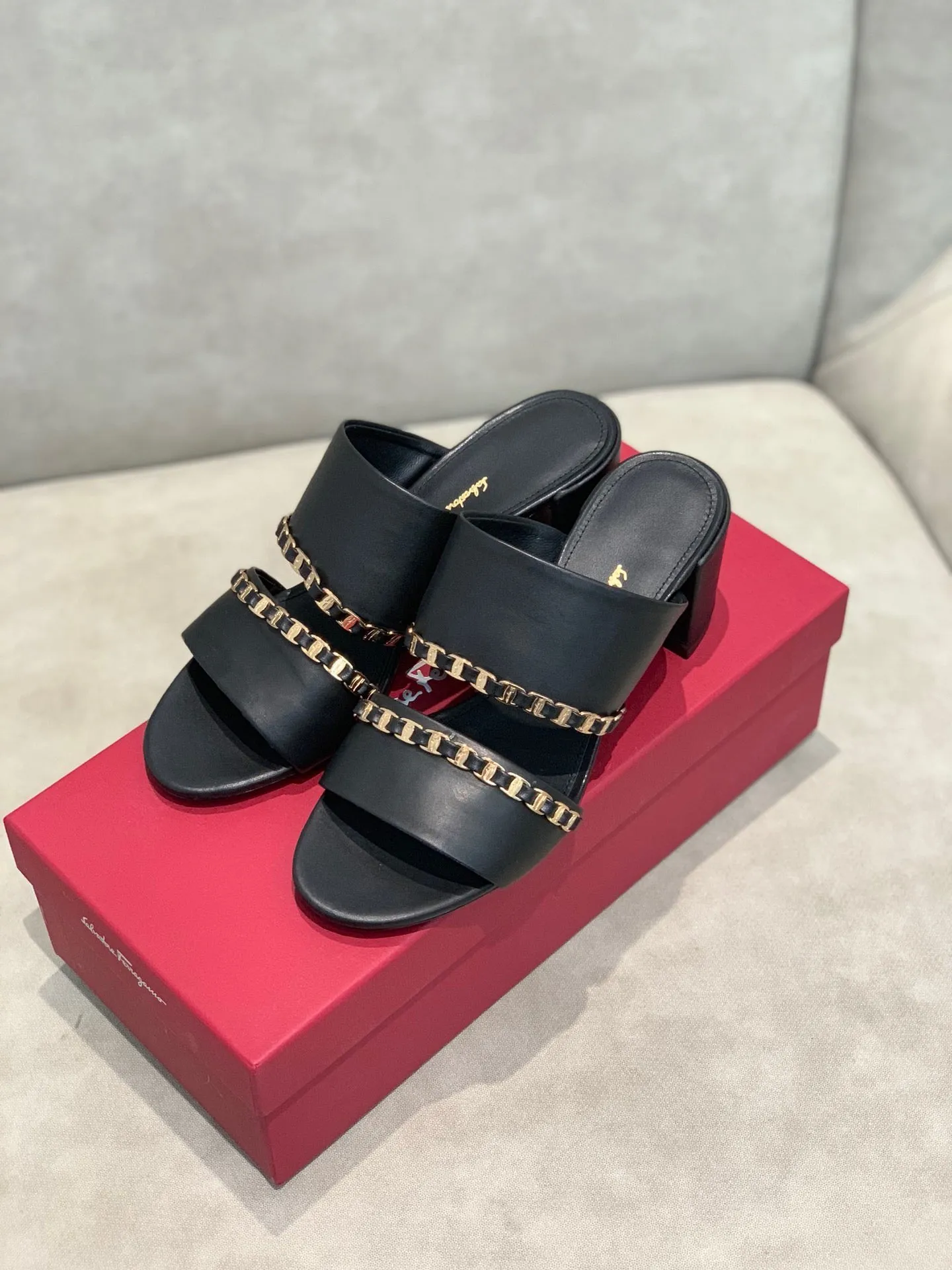 SE541  Size5-9  Heels:5.5cm Material: Sheep skin Lining: Sheep skin Sole: Italian leather